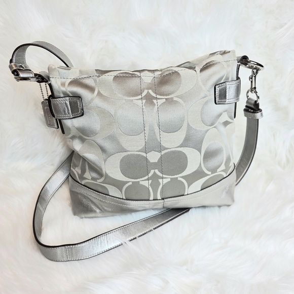 Coach Optic 2011 Large CC Metallic Silver Leather & Gray Canvas 2 Way Bag. - Picture 3 of 14
